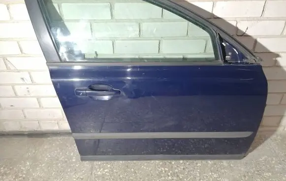 Volvo V50 Front door