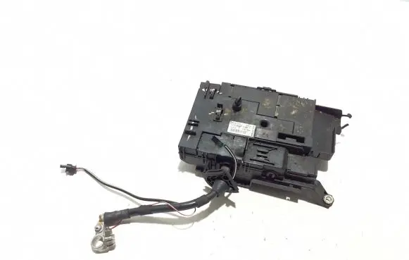 Volkswagen Touareg II Fuse module 7P0937548F