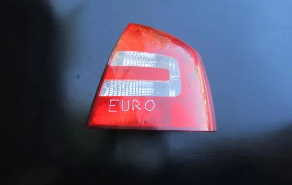 Skoda Octavia Mk2 (1Z) Rear/tail lights 1Z5945096A 1Z5945112A