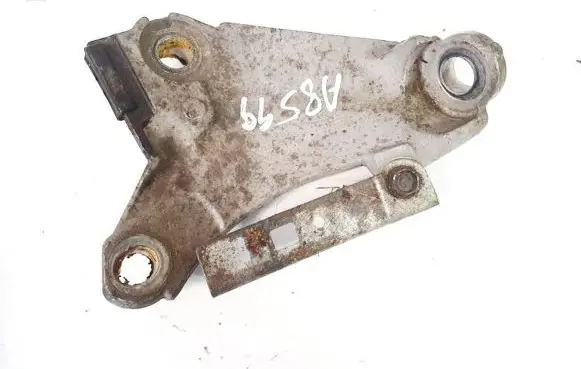 Honda Civic Engine mounting bracket