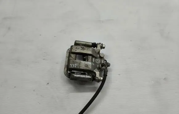 Nissan X-Trail T32 Rear brake caliper
