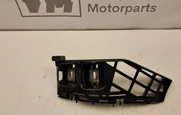 Rear bumper mounting bracket
