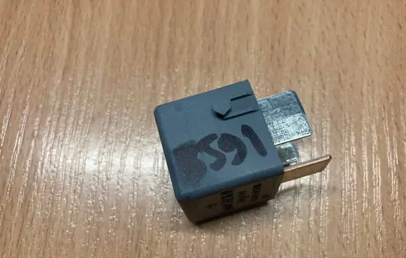 Mercedes-Benz B W245 Other relay A0025422619 V23134J52X361