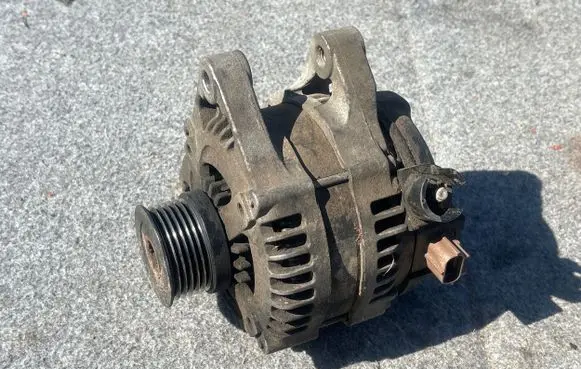 Volvo V50 Generator/alternator 3M5T10300YE 31285595