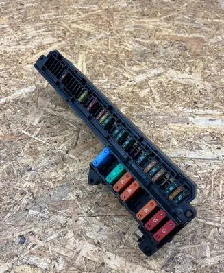 BMW 5 E60 E61 Fuse module 6957330