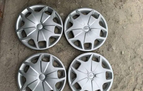 Ford Transit R15 wheel hub/cap/trim BK211130DA