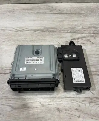 BMW 3 E90 E91 Engine ECU kit and lock set 8510221 9226238 0281016838