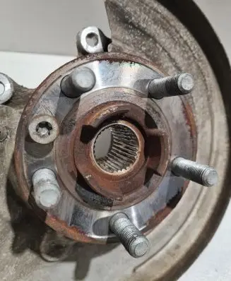 Land Rover Evoque I Rear wheel hub 28A83410