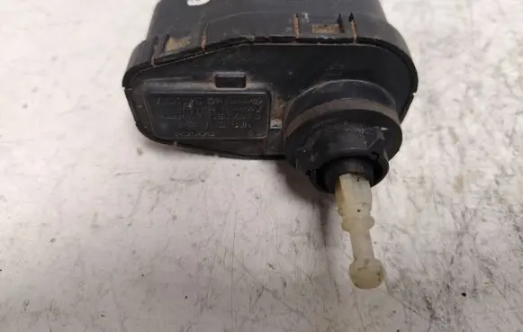 Headlight level adjustment motor
