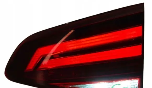 Volkswagen Golf VIII Tailgate rear/tail lights
