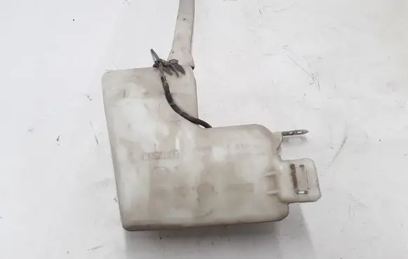 Opel Vivaro Windshield washer fluid reservoir/tank 8200207532