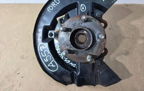 Ford Kuga II Front wheel hub spindle knuckle DV613K170CAA