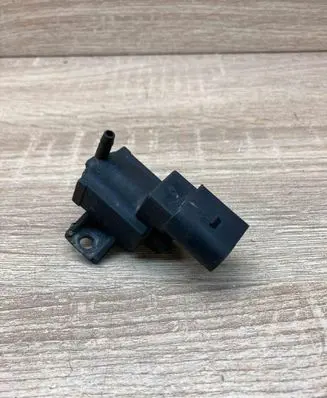 Volkswagen Touareg II Turbo solenoid valve 037906283D 07T127