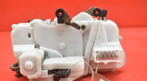 Peugeot 406 Front door lock