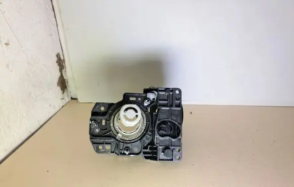 Volvo V70 Headlight part 89022738 10830002 P2X62D