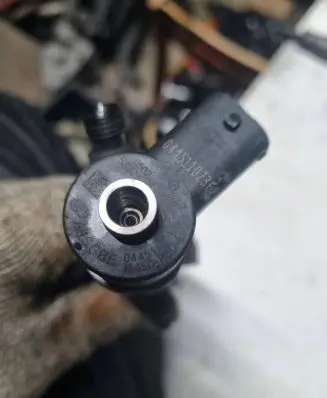 Honda FR-V Fuel injector 0445110172