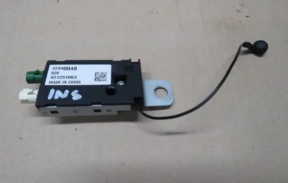 Opel Insignia A Aerial antenna amplifier 22840048 421251063