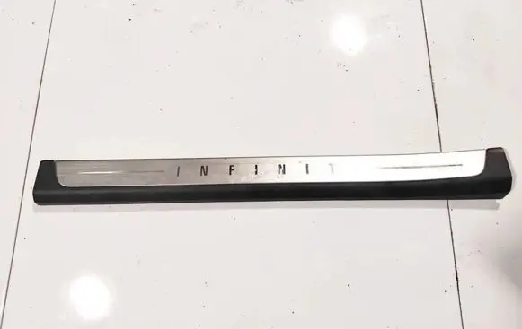 Infiniti FX Front sill trim cover 76894cg000