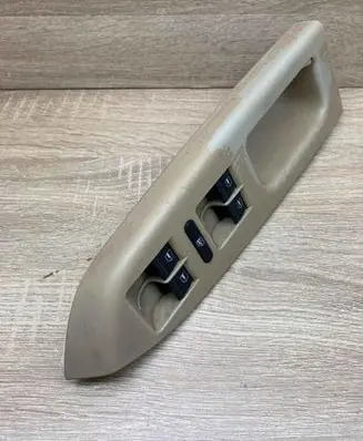Volkswagen Touran I Electric window control switch 1T1867371F