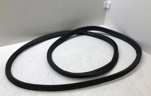 Trunk rubber seal (body)