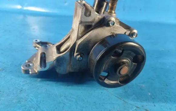 Nissan X-Trail T33 Water pump 210103RC2A