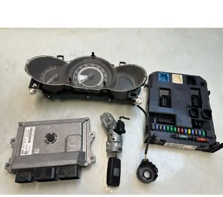 Citroen C3 Engine control unit/module 9805895780