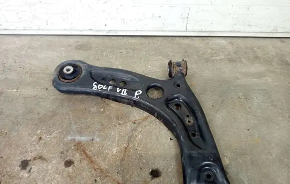 Volkswagen Golf VII Front lower control arm/wishbone 5Q0407152T