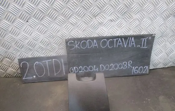 Skoda Octavia Mk2 (1Z) Glove box set 
