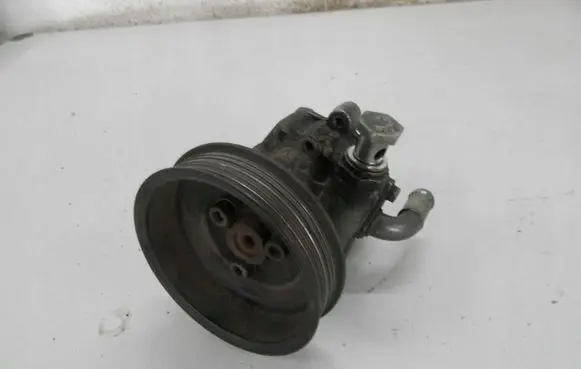 Volkswagen Golf IV Power steering pump 