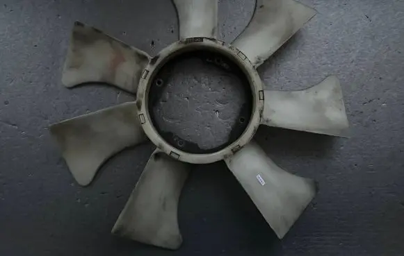 Nissan Patrol Y61 Radiator cooling fan shroud 210602W201