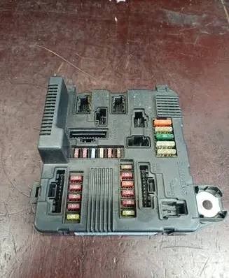 Renault Megane II Comfort/convenience module 8200306031A S118399100J 04315