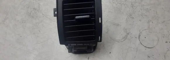 Honda CR-V Dashboard side air vent grill/cover trim 77620SWW