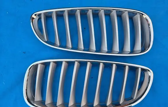 BMW Z4 E89 Front bumper upper radiator grill 7181548 7181547