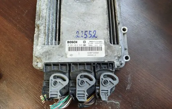 Renault Megane II Engine control unit/module 8200726880 0281014646