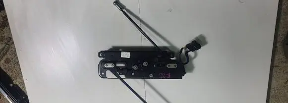 BMW 1 E82 E88 Convertible roof lock/latch 7174797 00013006
