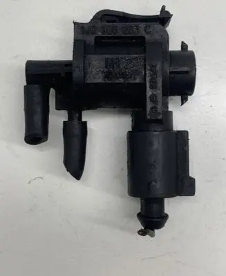 Volkswagen Golf IV Turbo solenoid valve 1J0906283C