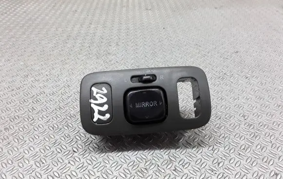 Toyota Yaris Wing mirror switch