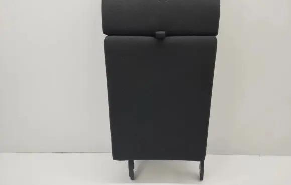 Volkswagen Tiguan Rear seat armrest 