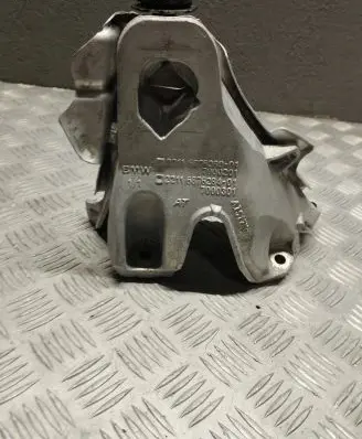 BMW X5 F15 Engine mounting bracket 6876280
