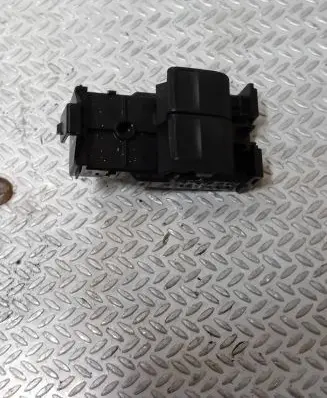 Peugeot 108 Electric window control switch CZ1140R47B
