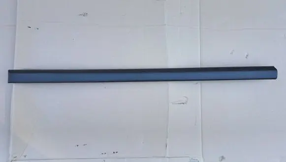 Volkswagen Golf III Front door trim (molding) 1H4853515