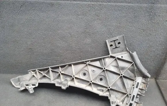 Audi Q7 4L Front bumper mounting bracket 4L0807283A