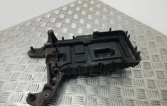 Volkswagen Golf Plus Battery tray 1K0915333