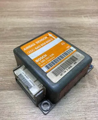 Audi A4 S4 B5 8D Airbag control unit/module 8A0959655C 0285001038 085