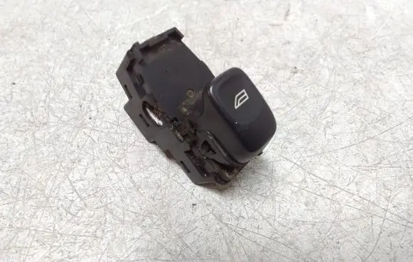 Volvo S60 Electric window control switch 8685288 19206