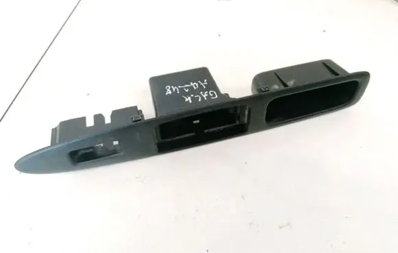Toyota Avensis Verso Front door window switch trim 747427244100 74742-7244100