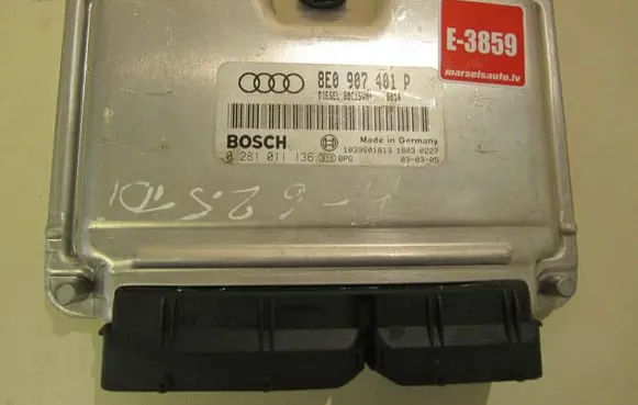 Audi A4 S4 B6 8E 8H Engine control unit/module 8E0907401P