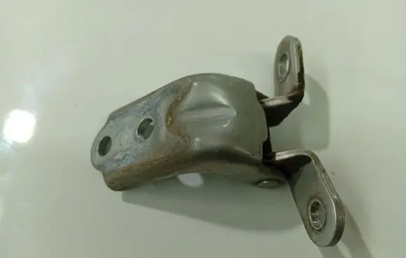 KIA Ceed Front door upper hinge 