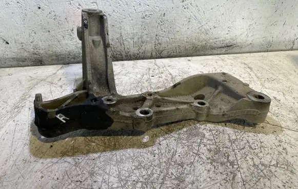 Skoda Octavia Mk2 (1Z) Engine mounting bracket 1K0199296E