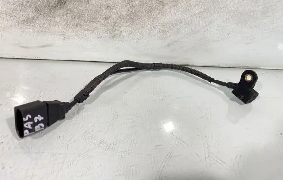 Volkswagen PASSAT B7 Camshaft position sensor 03l907601